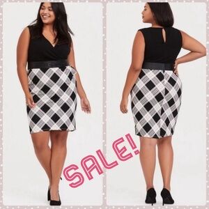 Torrid Black Plaid Premium Ponte & Jersey Sheath Dress V-Neck Sleeveless Plus 2X